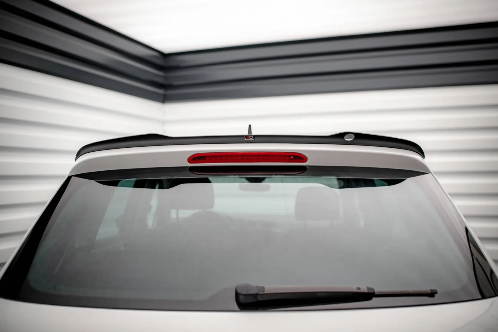 Spoiler Cap compatible with Volkswagen Tiguan Mk2