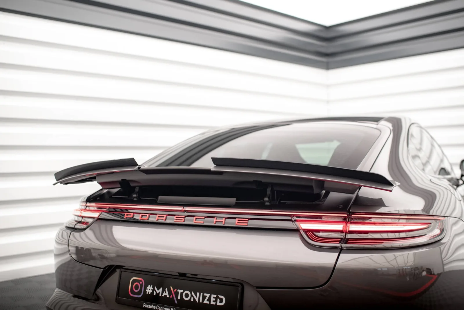 Spoiler Cap compatible with Porsche Panamera GTS / Panamera E-Hybrid / Panamera Turbo S E-Hybrid 971