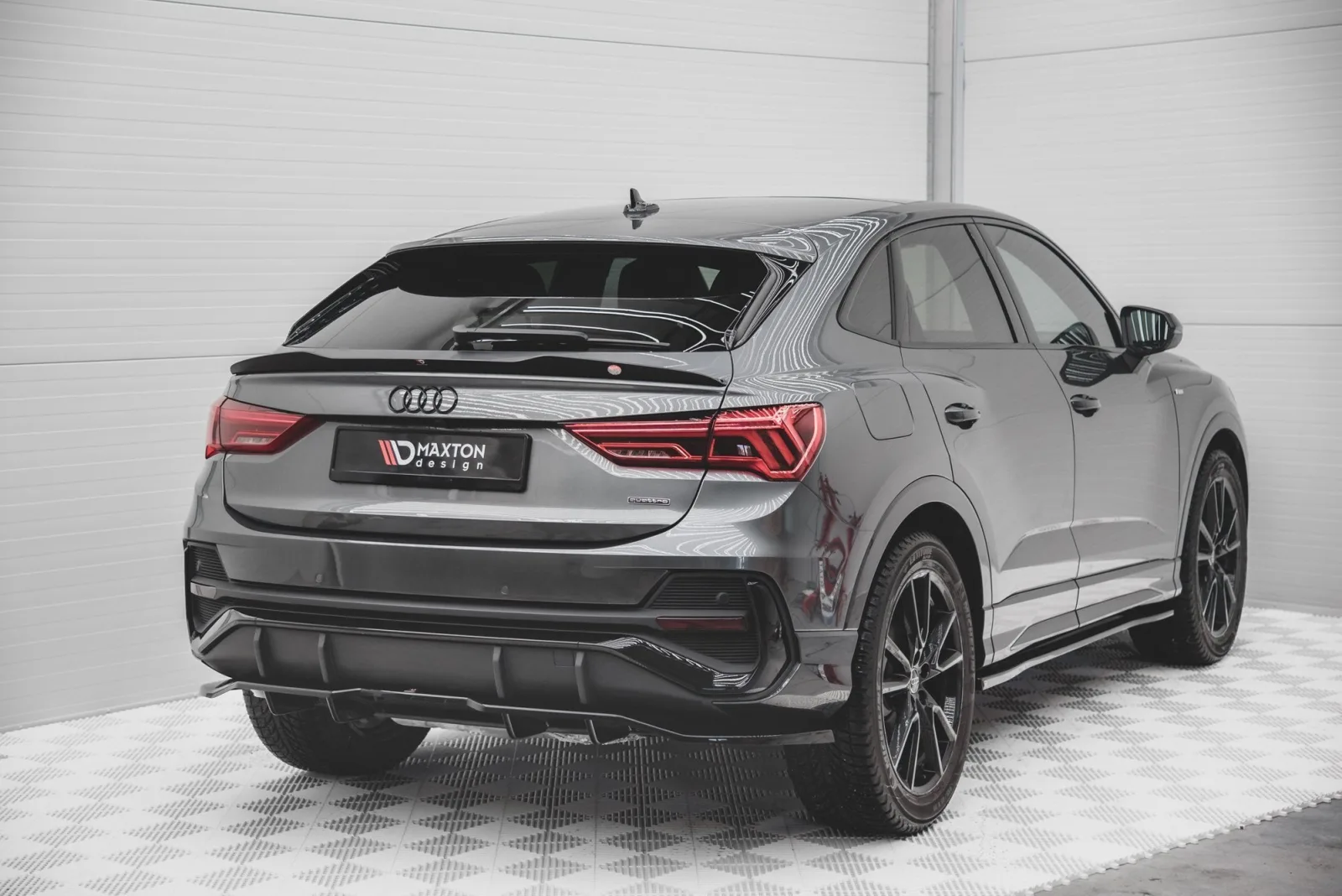 Rear Splitter (With Diffuser) compatible with Audi Q3 Sportback S-Line F3