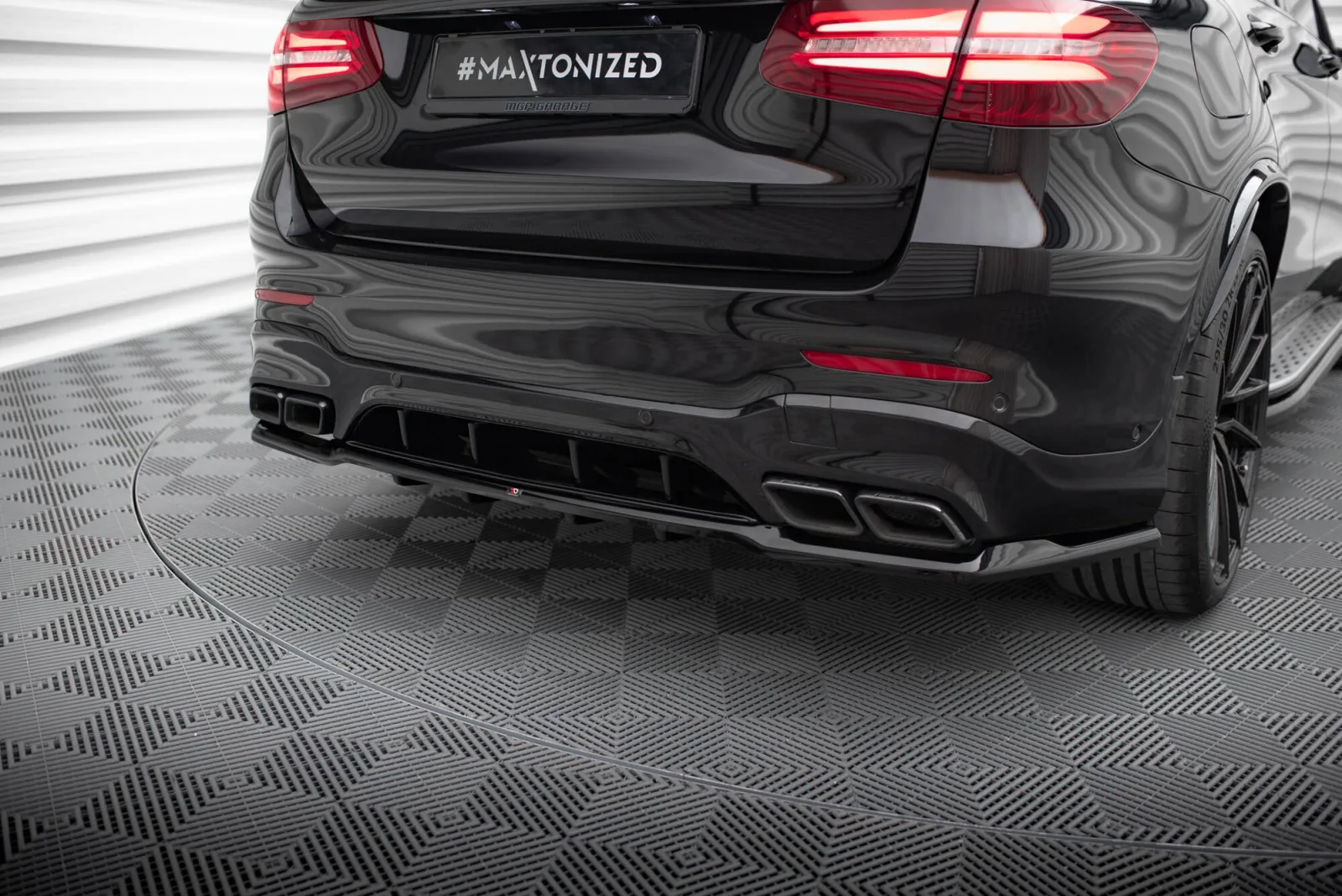 Rear Splitter (With Diffuser) V.2 compatible with Mercedes-AMG GLC 63 SUV X253