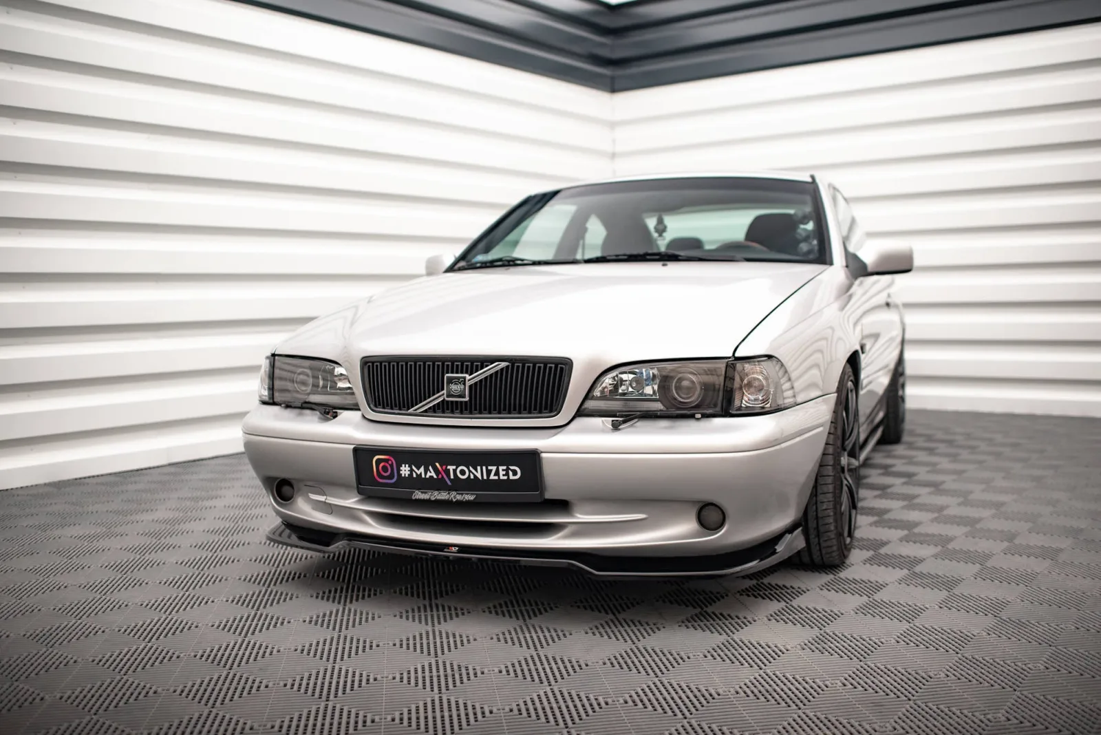 Front Splitter V.2 compatible with Volvo C70 Mk1