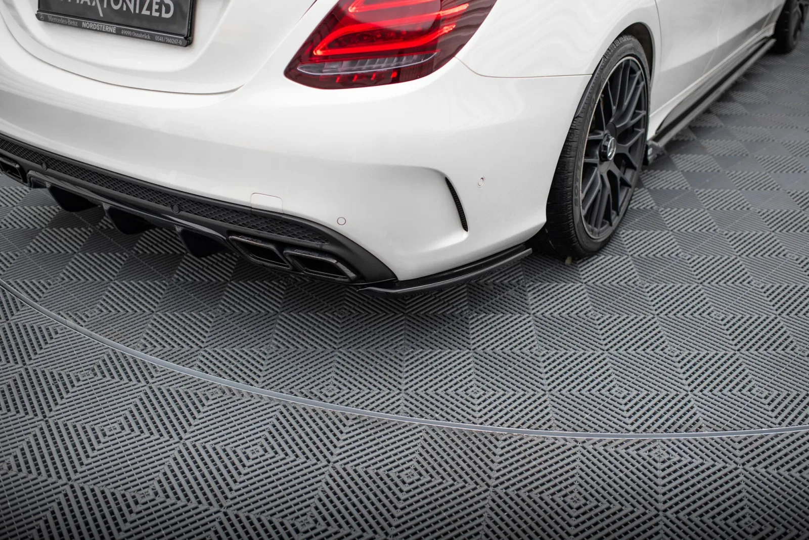 Rear Splitters compatible with Mercedes C-Class S205 63AMG