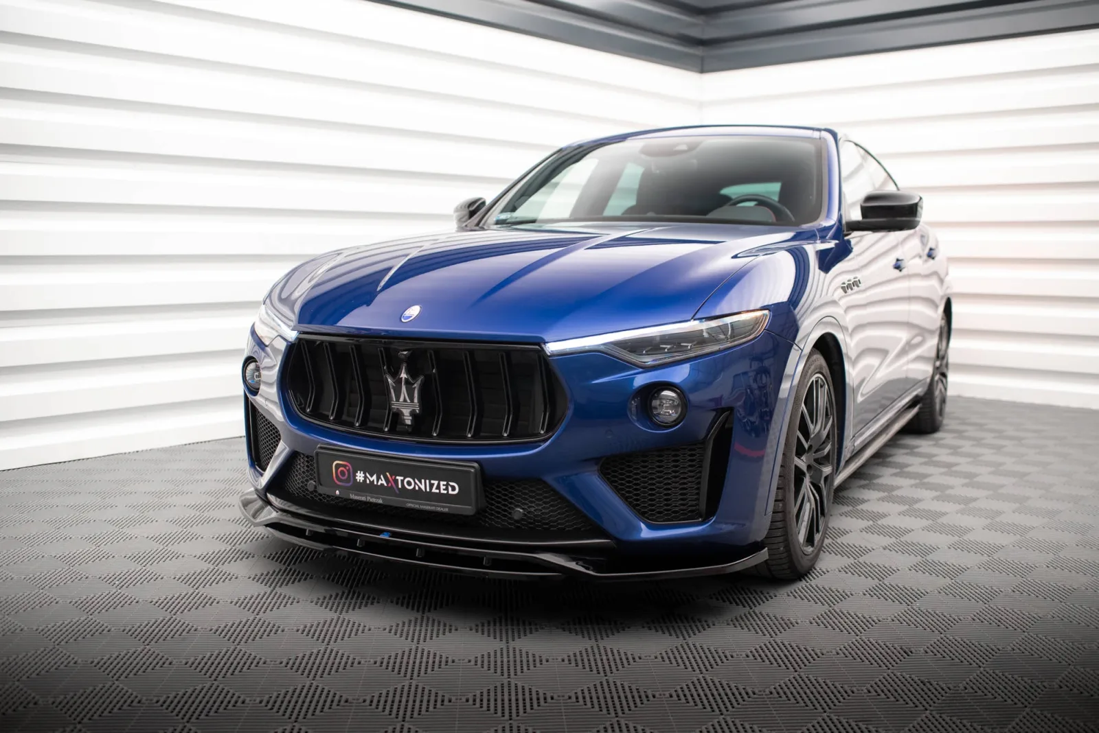 Front Splitter compatible with Maserati Levante GTS / Trofeo Mk1