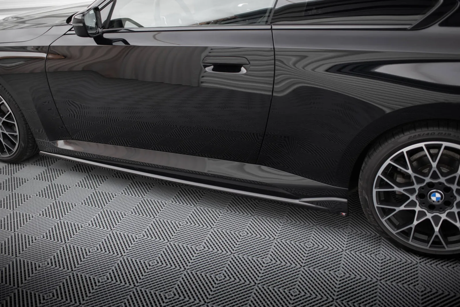 Side Skirts Diffusers V.2 compatible with BMW 2 Coupe G42