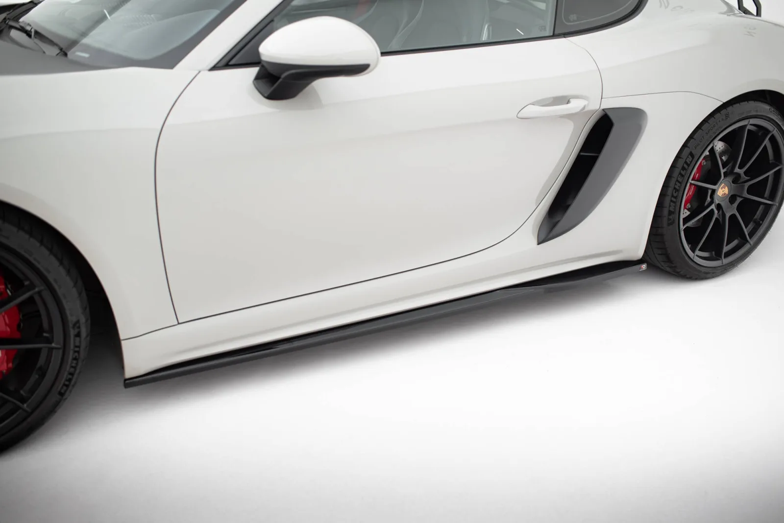 Side Skirts Diffusers V.1 compatible with Porsche 718 Cayman GTS 982c