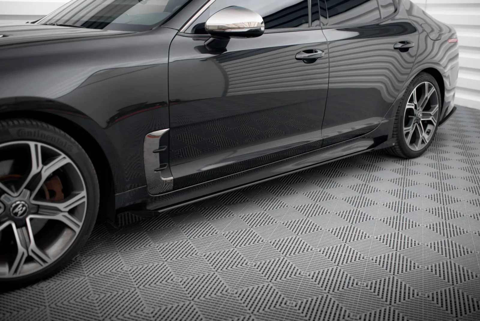 Side Skirts Diffusers Street Pro + Flaps compatible with Kia Stinger GT / GT-Line / Standard Mk1