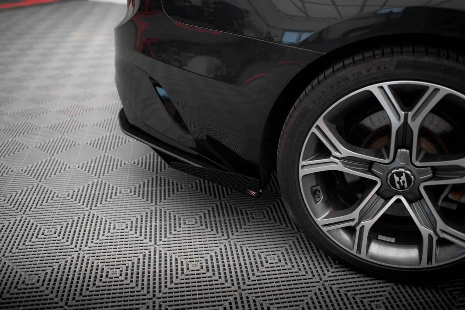 Rear Side Flaps compatible with Kia Stinger GT-Line Mk1