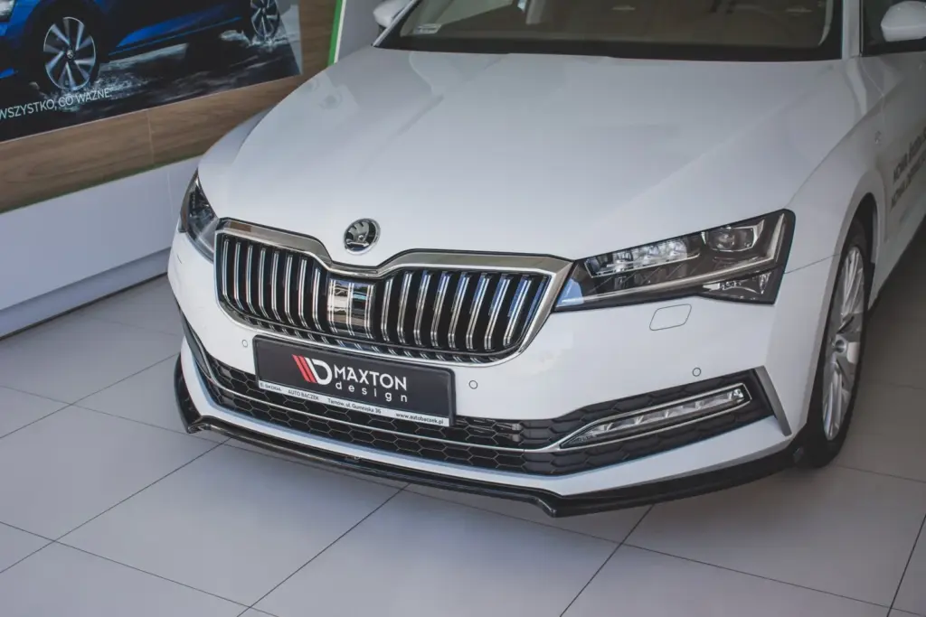 Front Splitter V.1 compatible with Skoda Superb Liftback / Combi Mk3 Facelift