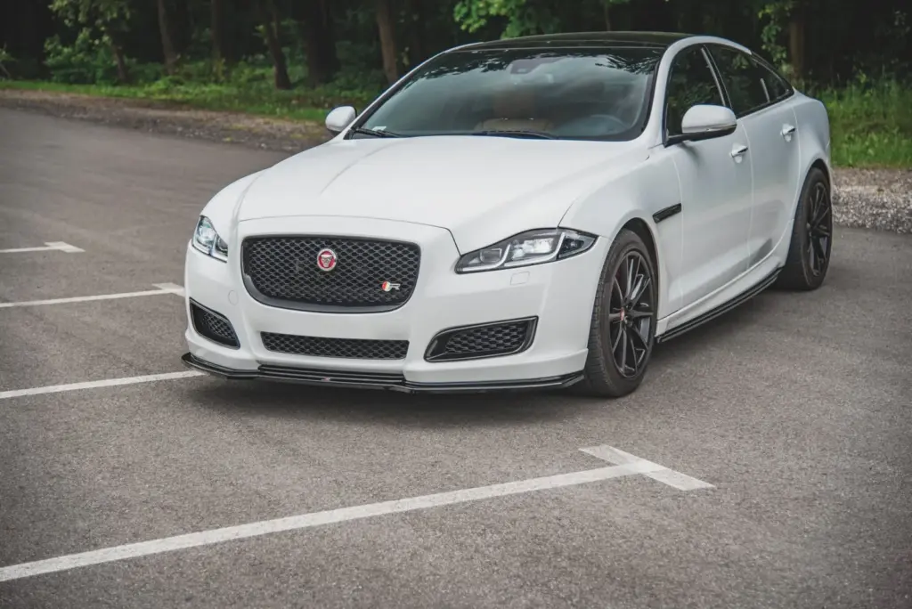 Front Splitter compatible with Jaguar XJ R-Sport X351 Facelift