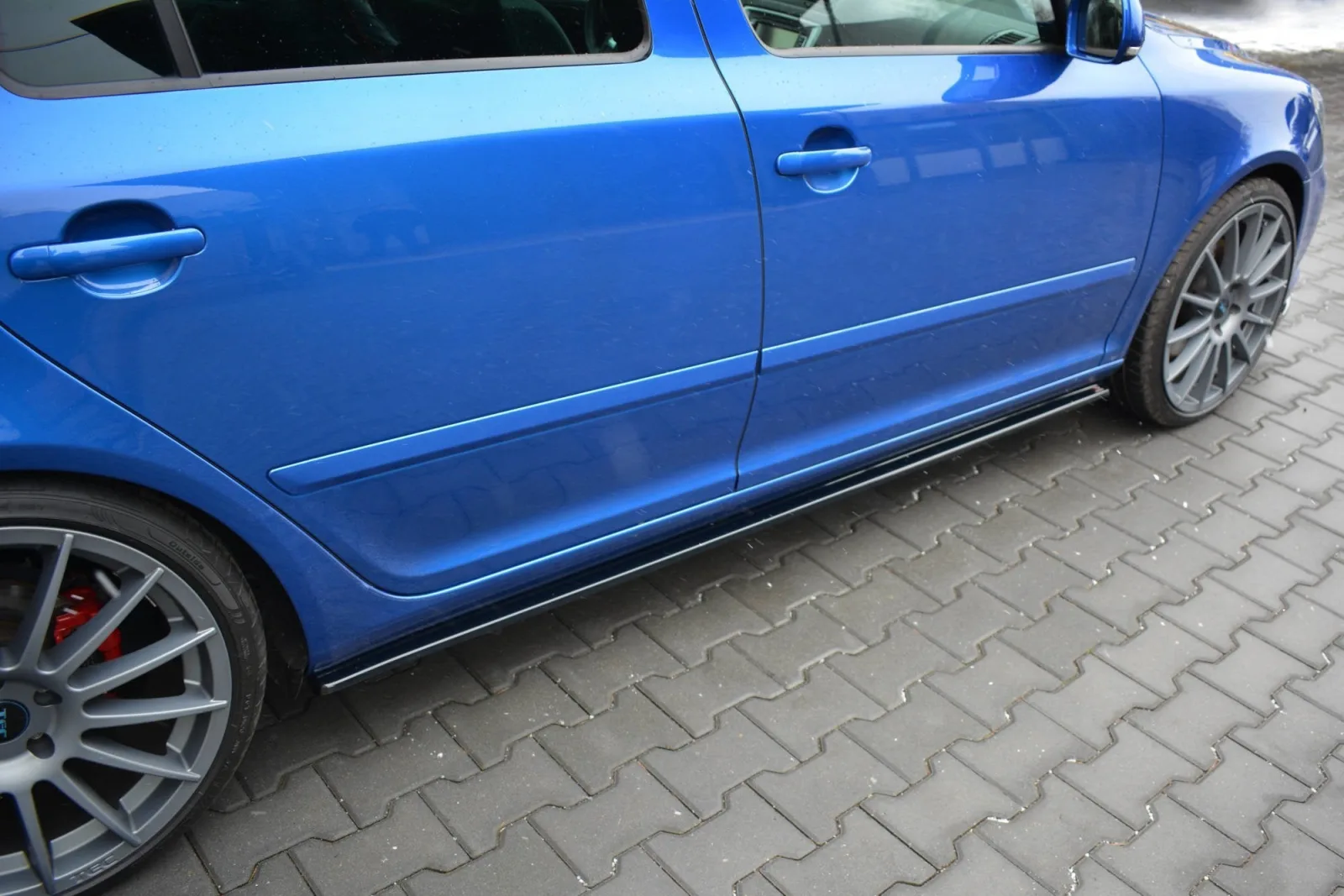 Side Skirts Diffusers compatible with Skoda Octavia RS Mk2 / Mk2 FL