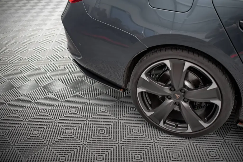 Rear Side Splitters Street Pro compatible with Cupra Leon ST Mk1