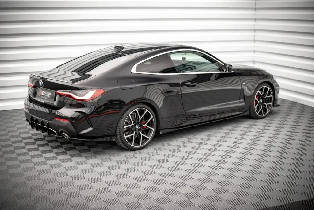 Side Flaps compatible with BMW 4 M-Pack / M440i G22 / G23 / G22 Facelift / G23 Facelift