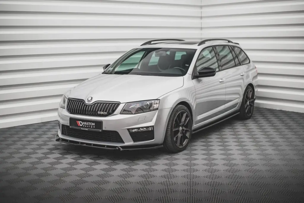 Front Splitter V.3 compatible with Skoda Octavia RS Mk3