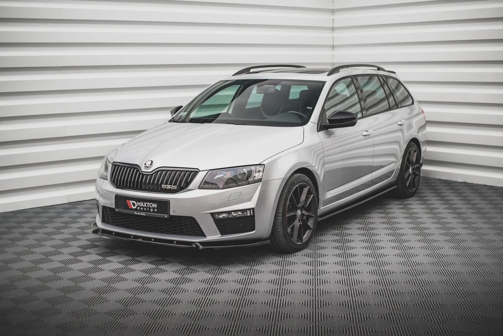 Front Splitter V.3 compatible with Skoda Octavia RS Mk3
