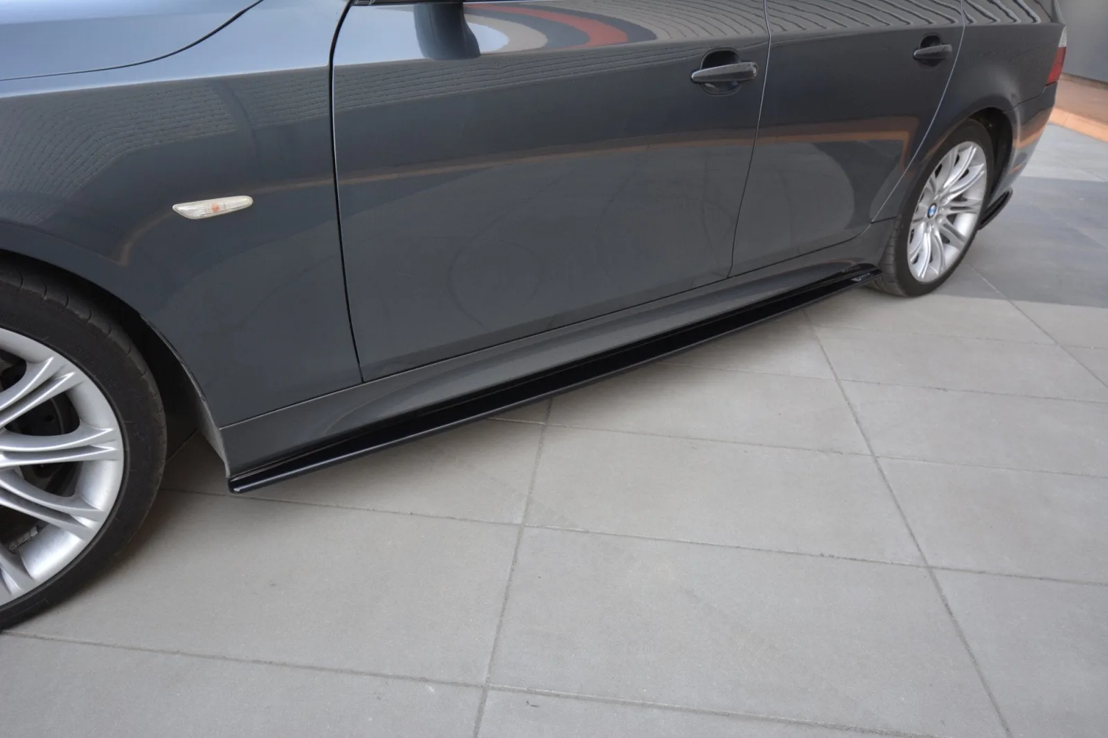 Side Skirts Diffusers compatible with BMW 5 E60/61 M-Pack