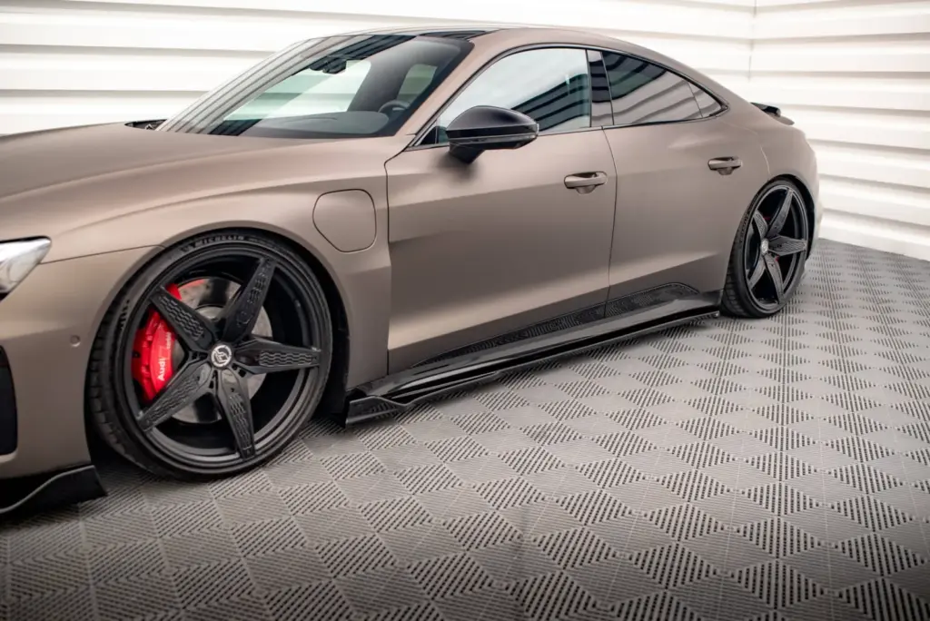 Side Skirts Diffusers V.2 compatible with Audi e-Tron GT / RS GT Mk1