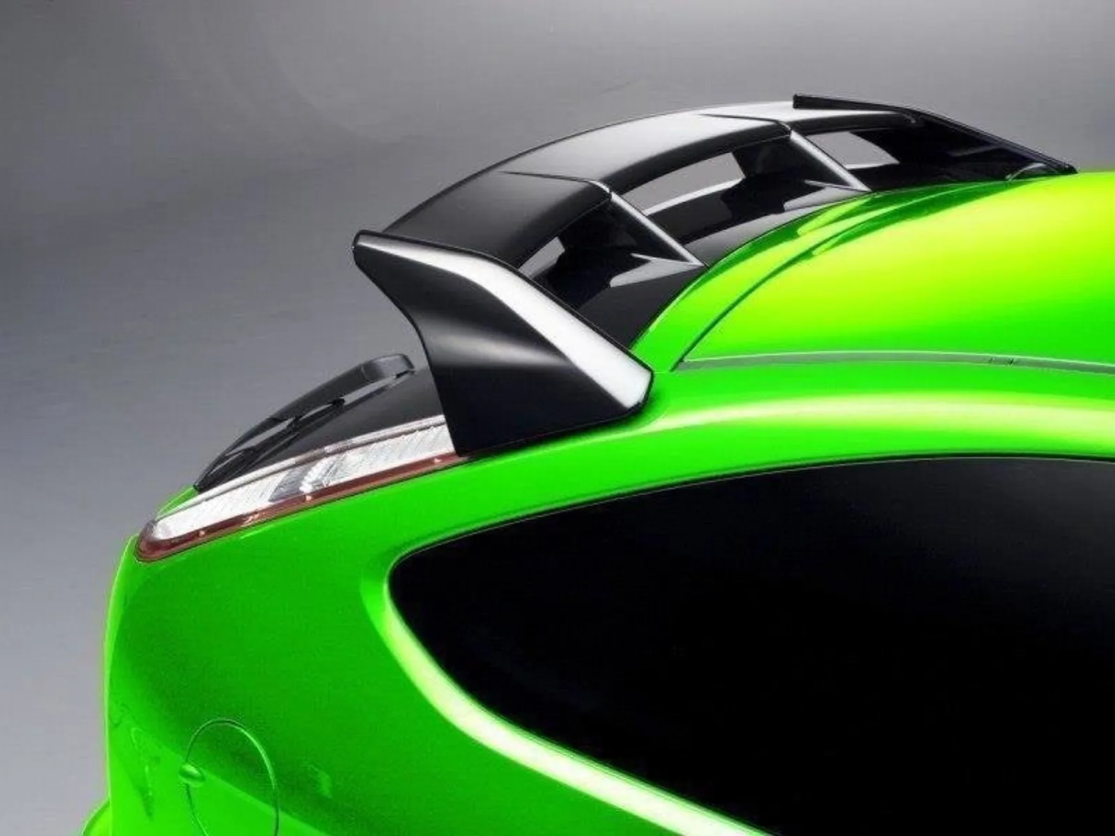 Roof Spoiler compatible with Ford Focus Hatchback MK2  Primed