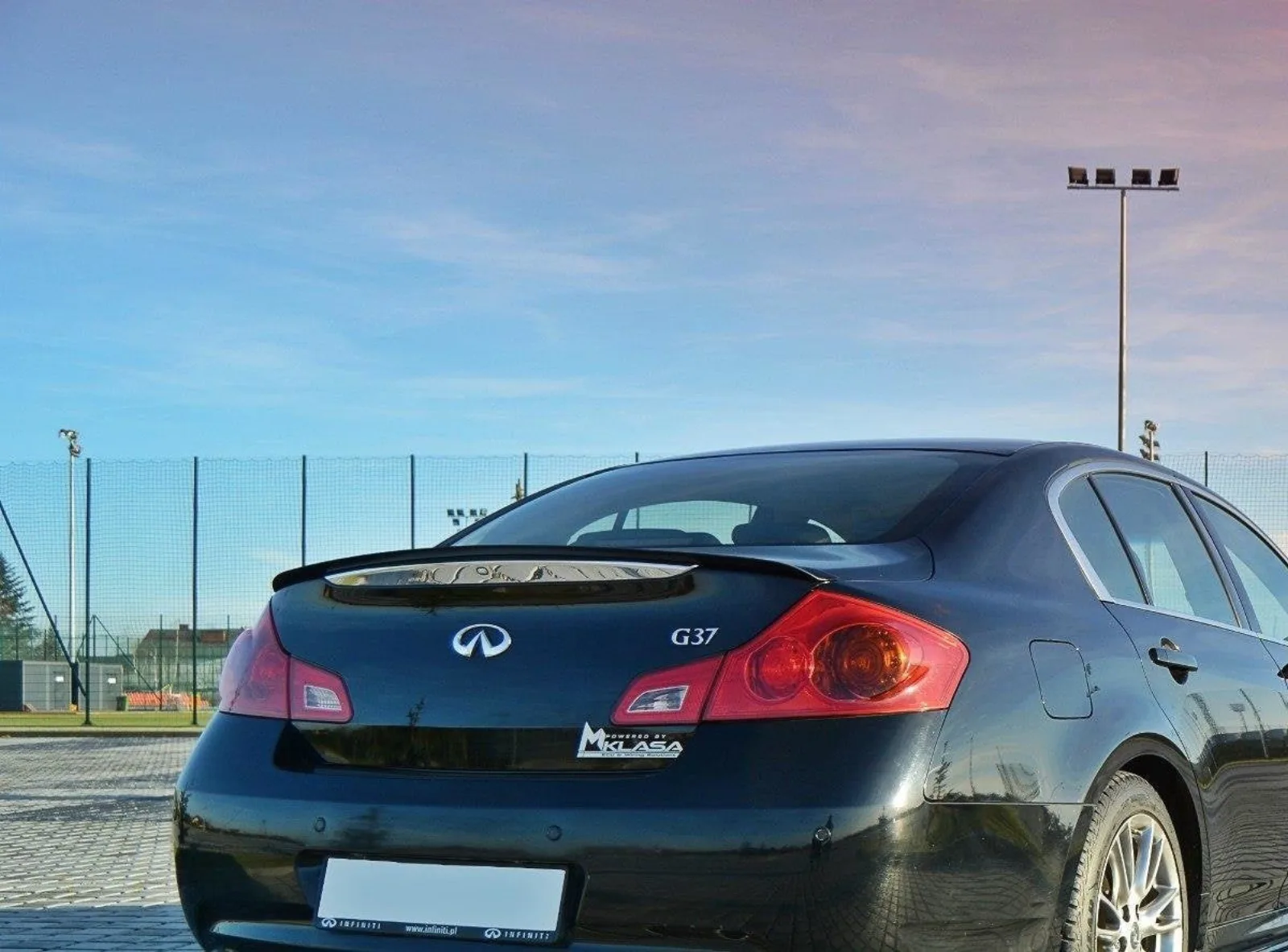 Spoiler Cap compatible with Infiniti G37 Sedan