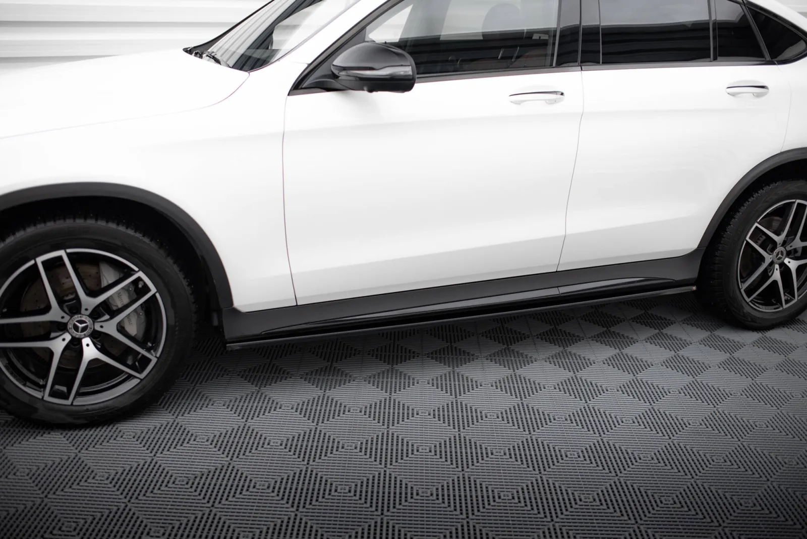 Side Skirts Diffusers V.3 compatible with Mercedes-Benz GLC Coupe AMG-Line C253