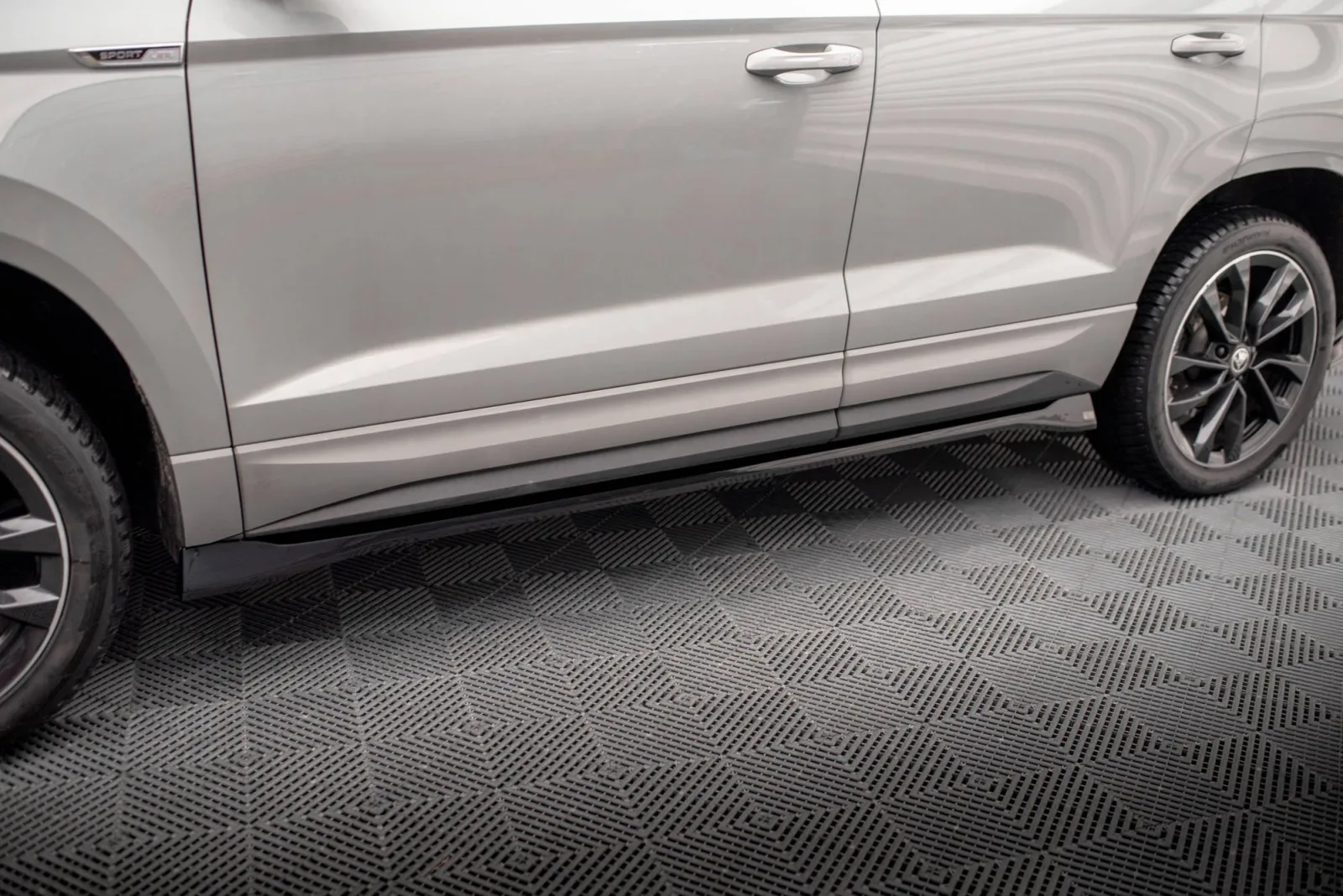 Side Skirts Diffusers compatible with Skoda Karoq Sportline Mk1