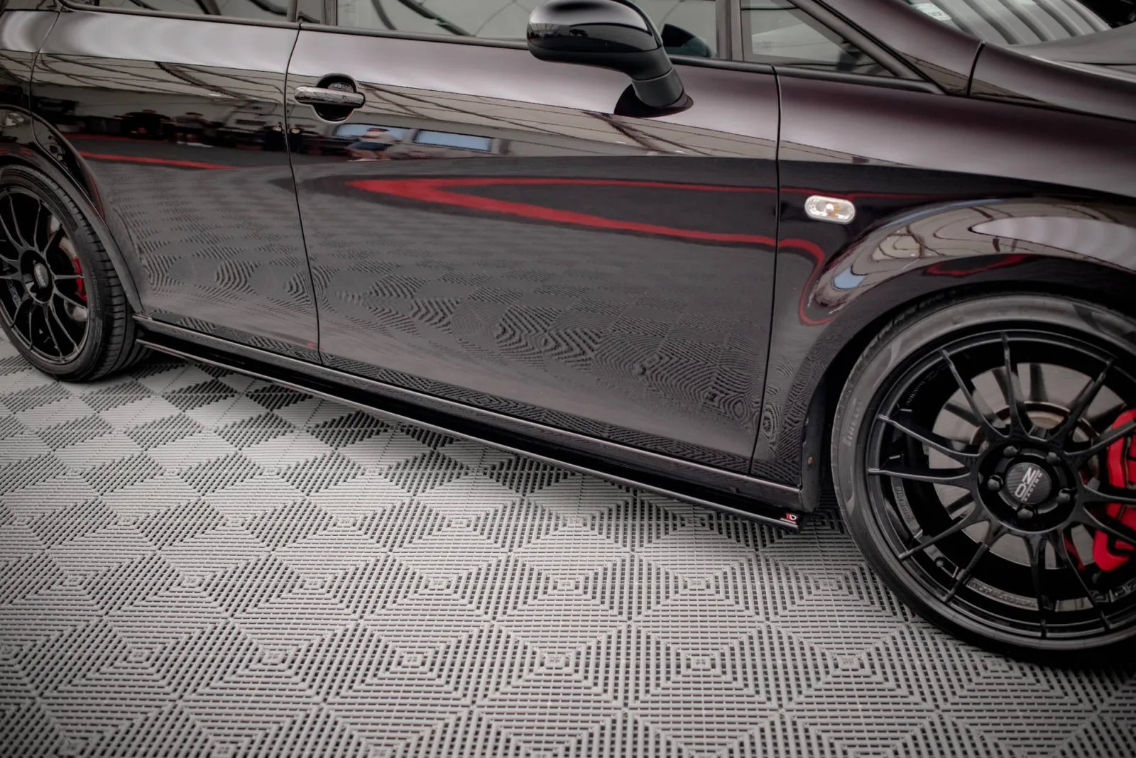 Side Skirts Diffusers compatible with Seat Leon II Cupra/FR