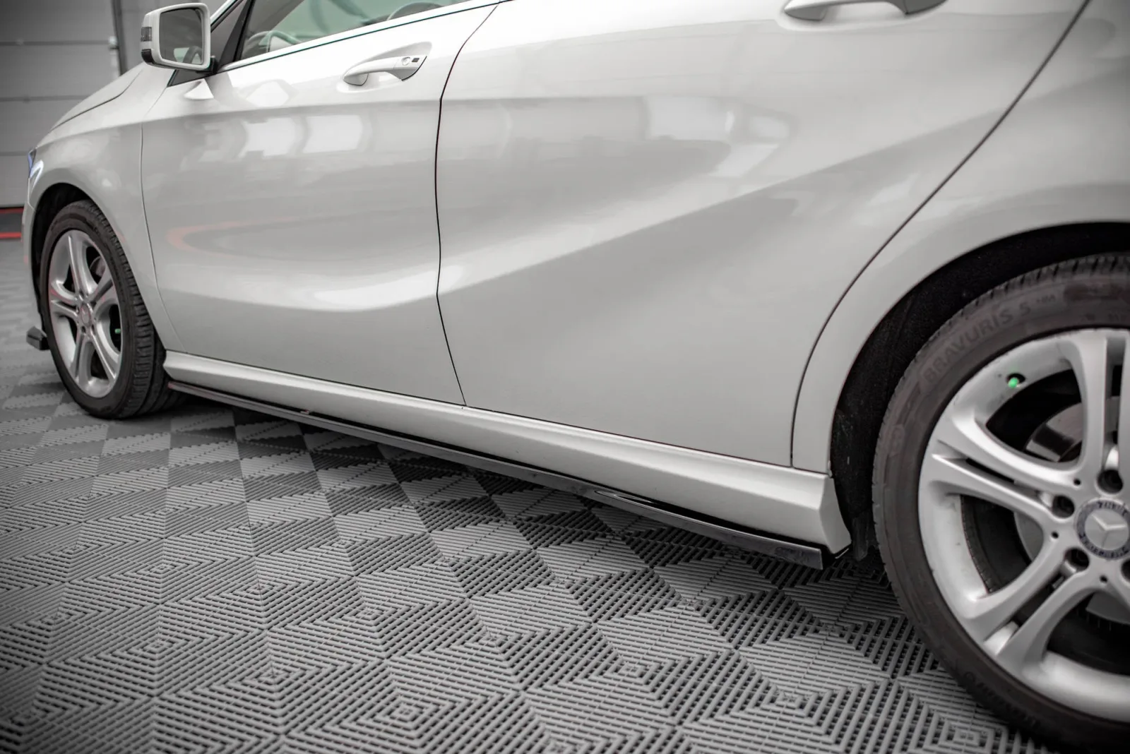 Side Skirts Diffusers V.2 compatible with Mercedes-Benz A W176