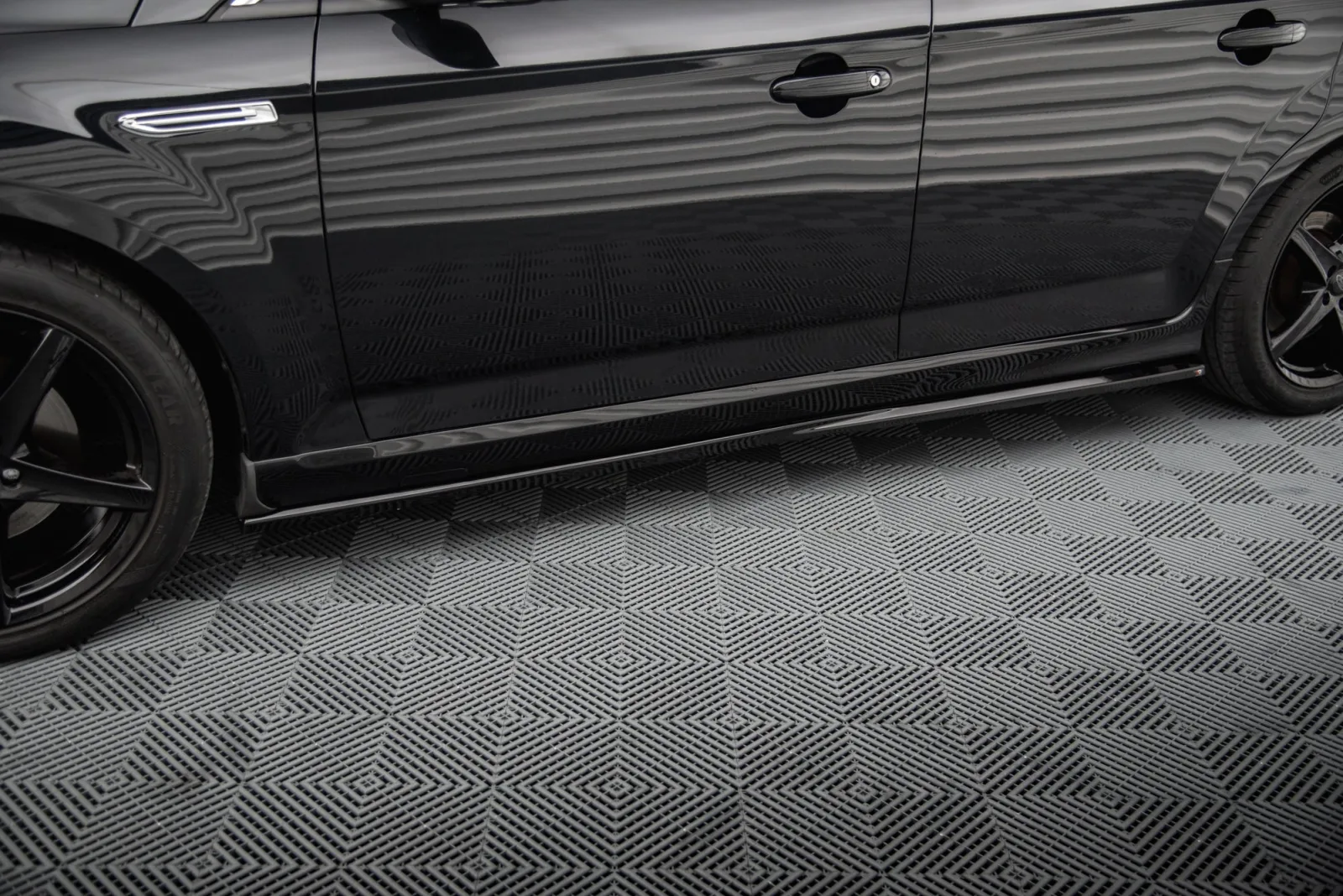 Side Skirts Diffusers compatible with Ford Mondeo ST-Line Estate Mk4 Facelift