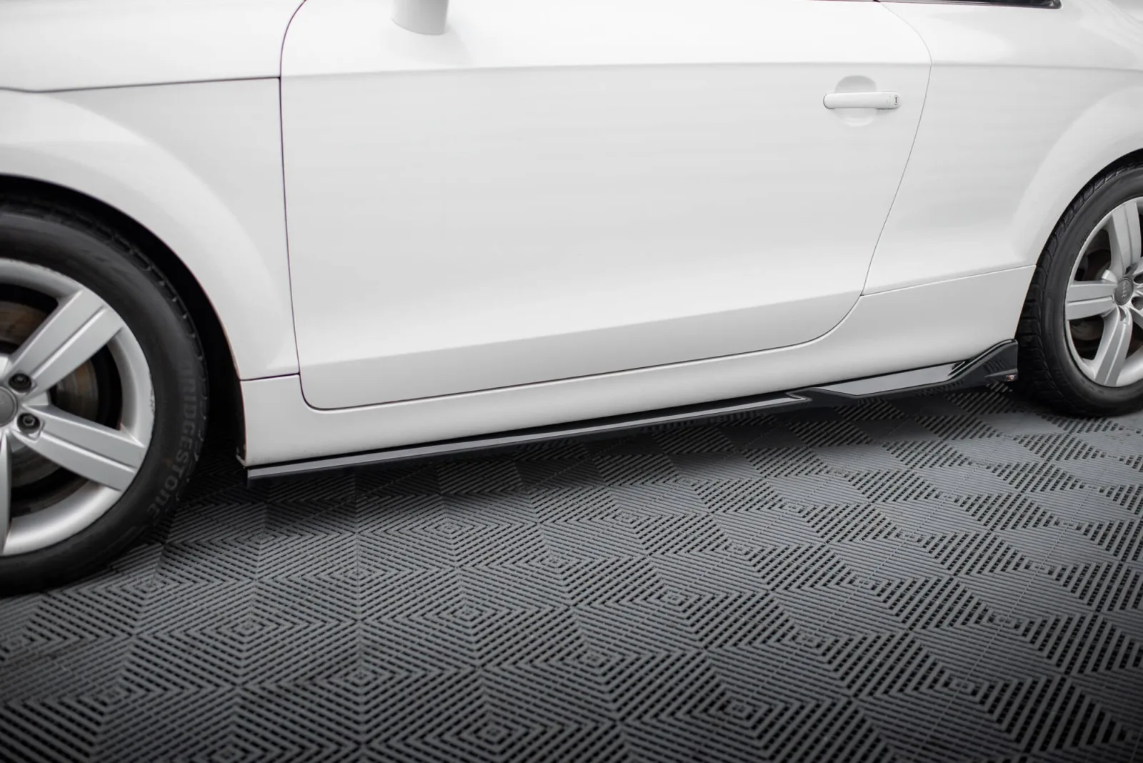 Side Skirts Diffusers compatible with Audi TT 8J