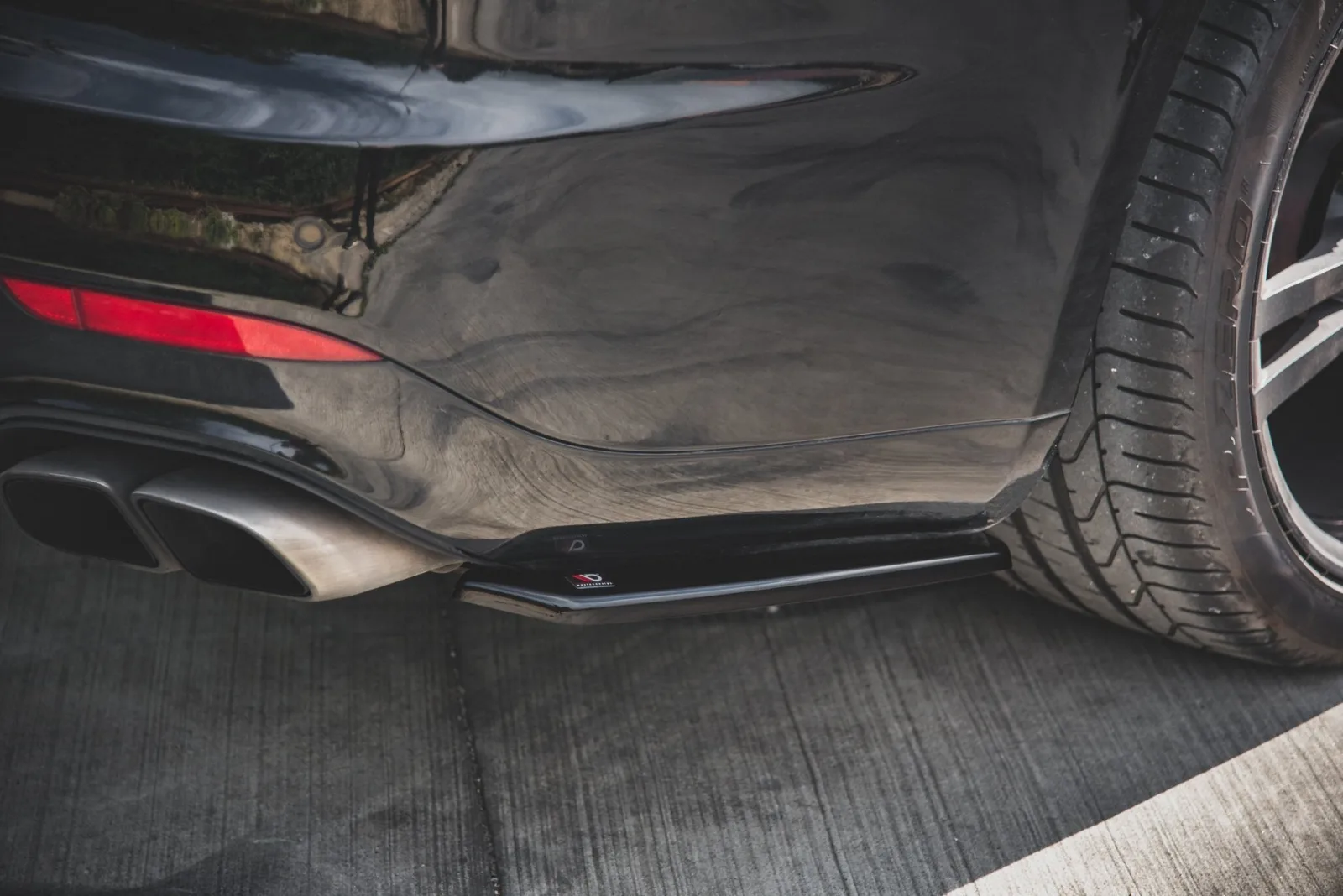 Rear Side Splitters compatible with Porsche Panamera Turbo 970 Facelift