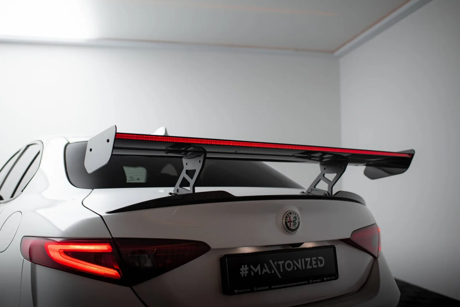 Carbon Spoiler + LED compatible with Alfa Romeo Giulia Quadrifoglio