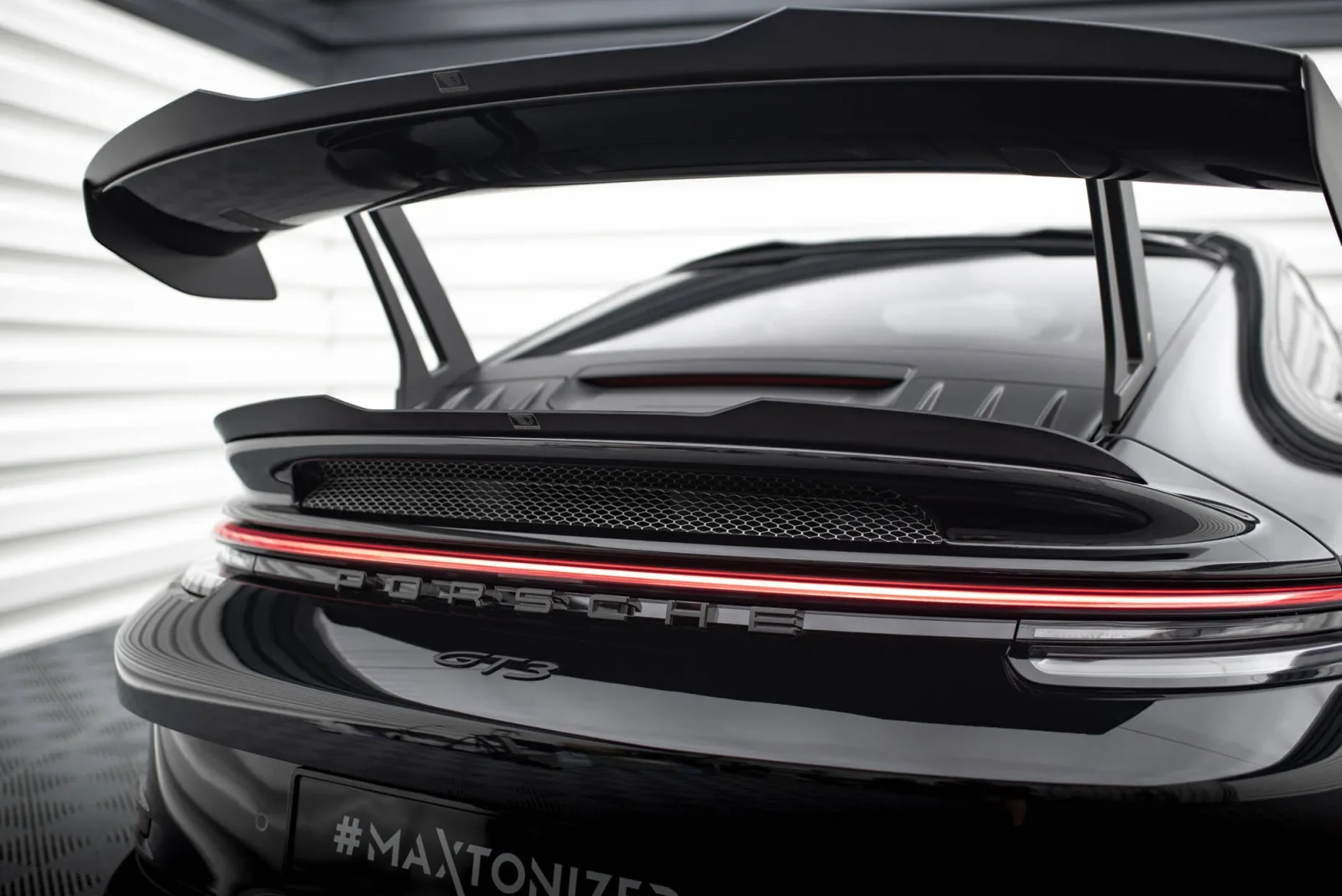 Lower Spoiler Extension compatible with Porsche 911 992 GT3