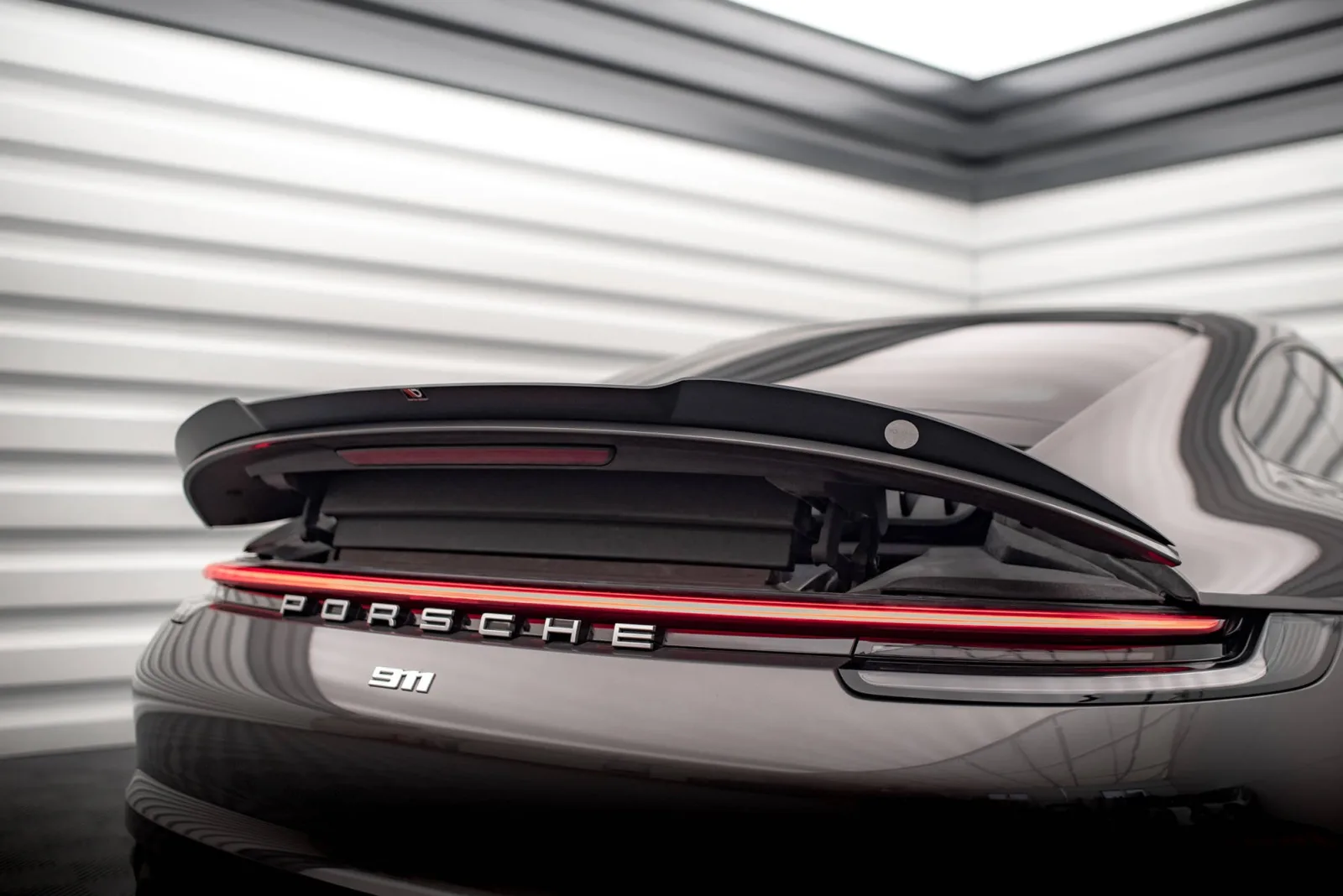 Spoiler Cap compatible with Porsche 911 Carrera 4S 992