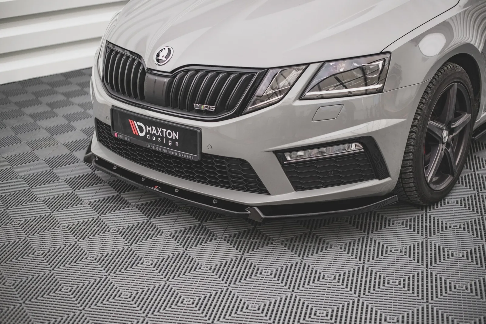 Front Splitter V.2 compatible with Skoda Octavia RS Mk3 Facelift