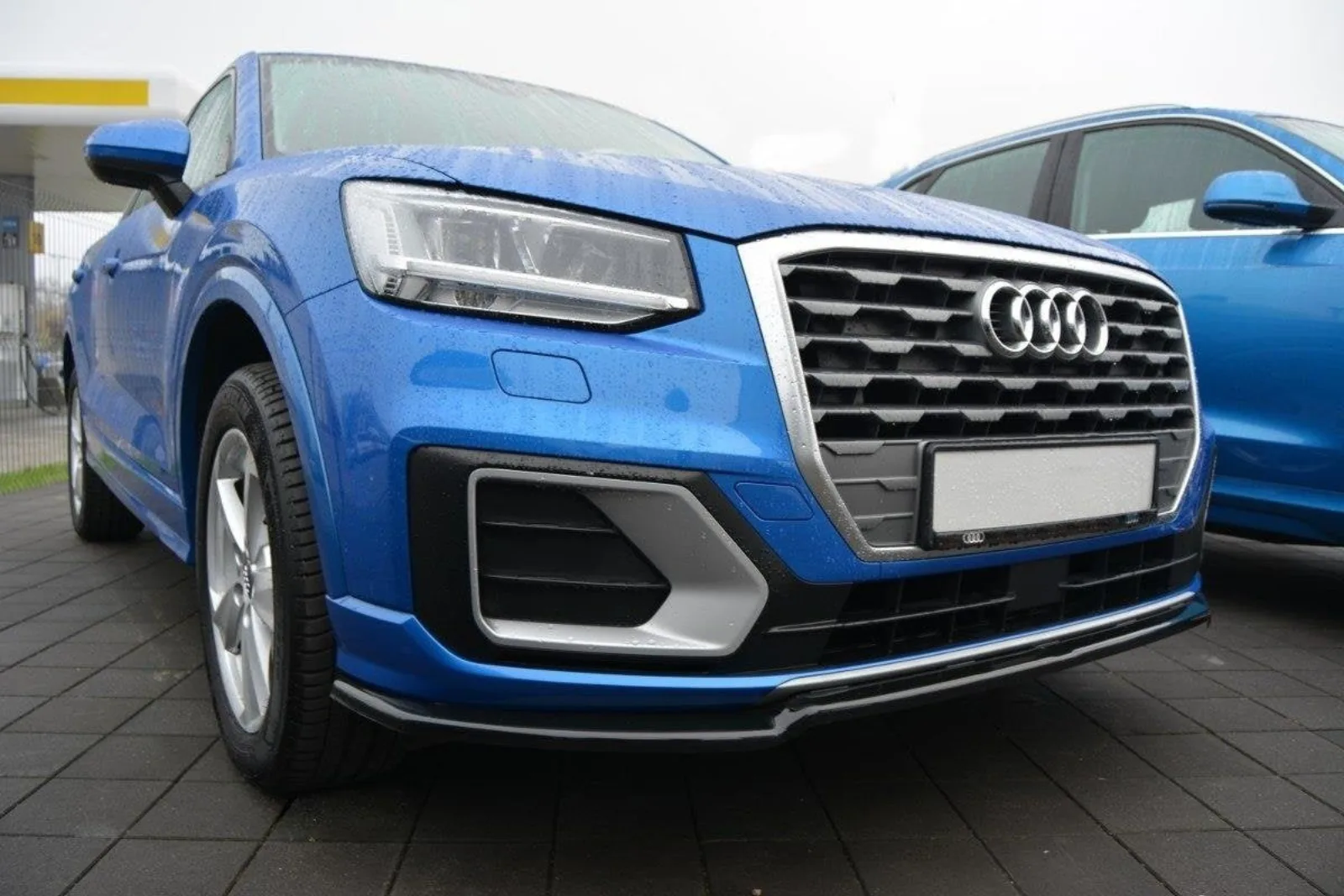 Front Splitter compatible with Audi Q2 Mk.1