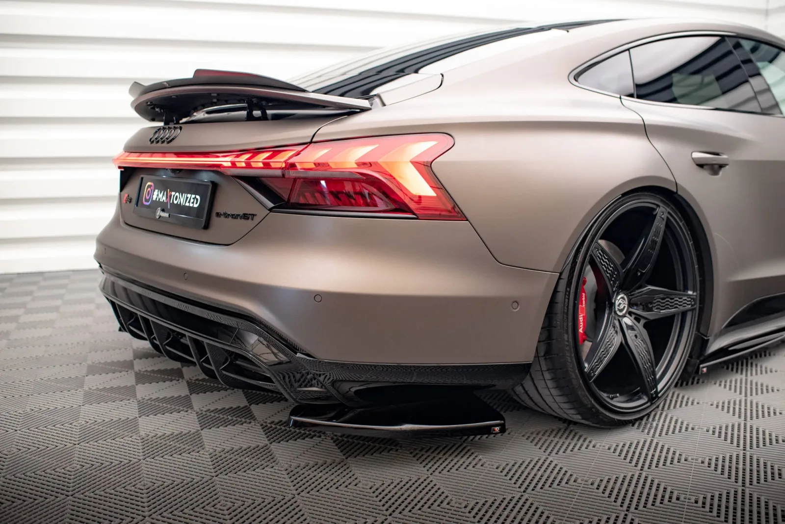 Rear Side Splitters V.1 compatible with Audi e-Tron GT / RS GT Mk1