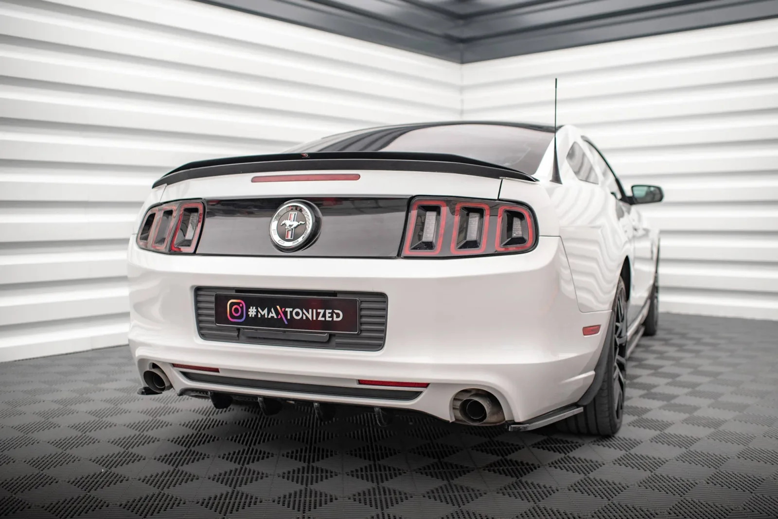 Rear Valance compatible with Ford Mustang Mk5 Facelift