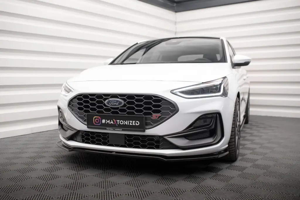 Front Splitter V.1 compatible with Ford Focus ST / ST-Line Mk4 Facelift