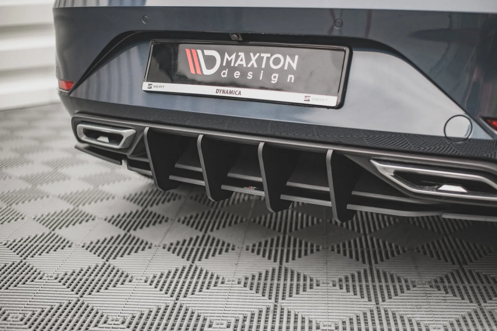Rear Diffuser Street Pro compatible with Seat Leon FR Hatchback Mk4