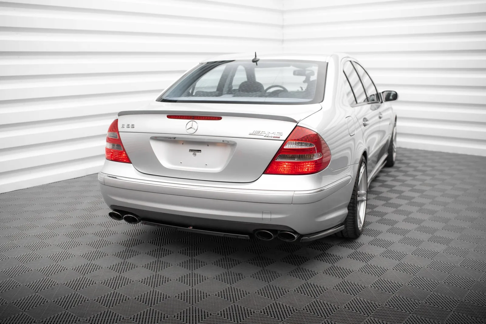 Rear Splitter compatible with Mercedes-Benz E 55 AMG W211