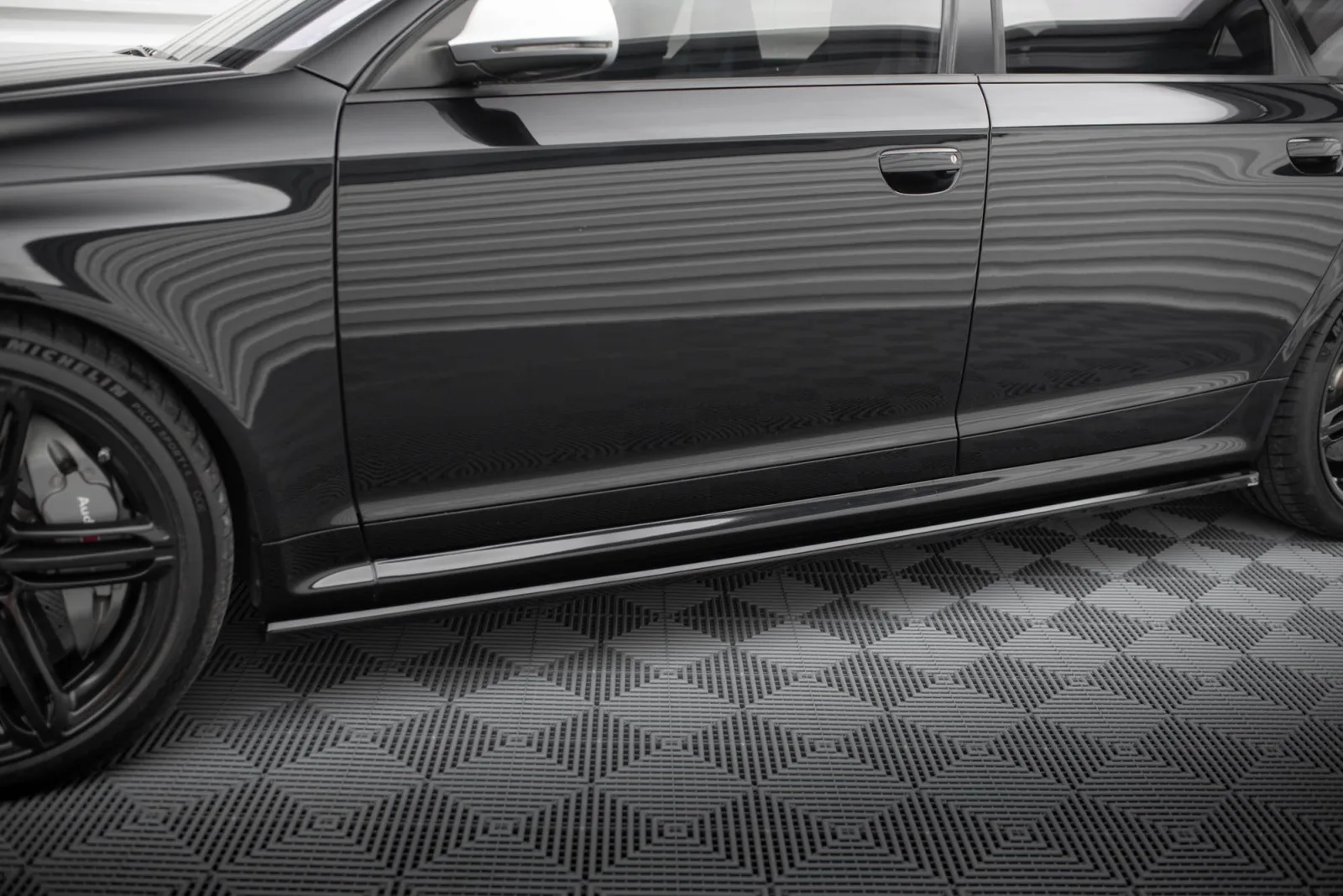 Side Skirts Diffusers V.2 compatible with Audi RS6 Avant C6