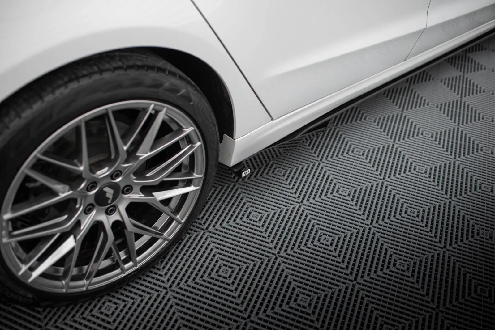 Side Flaps compatible with Ford Mondeo Sport Mk5 Facelift / Fusion Sport Mk2 Facelift
