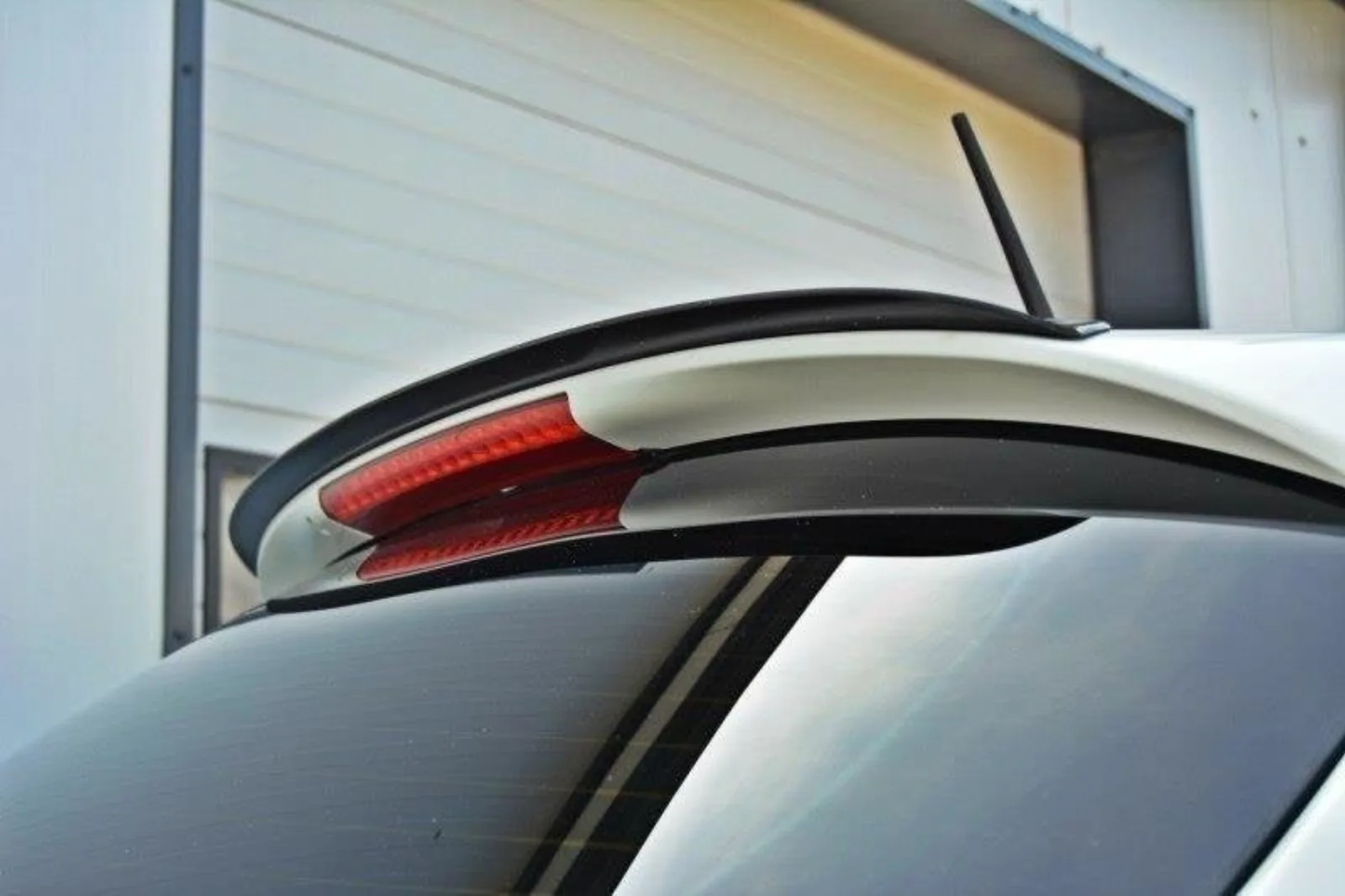 Spoiler Cap V.1 compatible with Alfa Romeo Giulietta