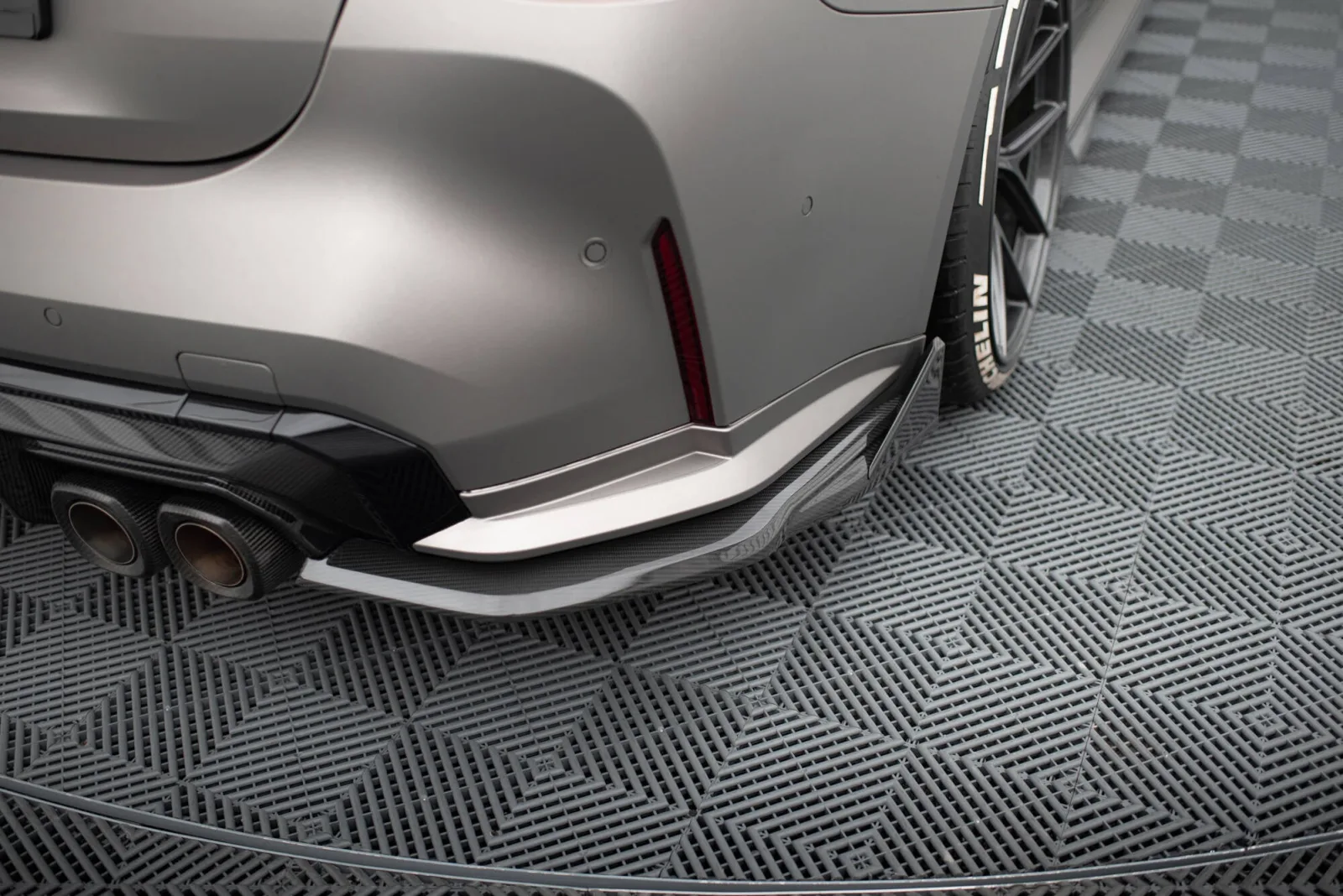 Carbon Flaps Rear Prepreg compatible with BMW M4 G82 / G82 Facelift