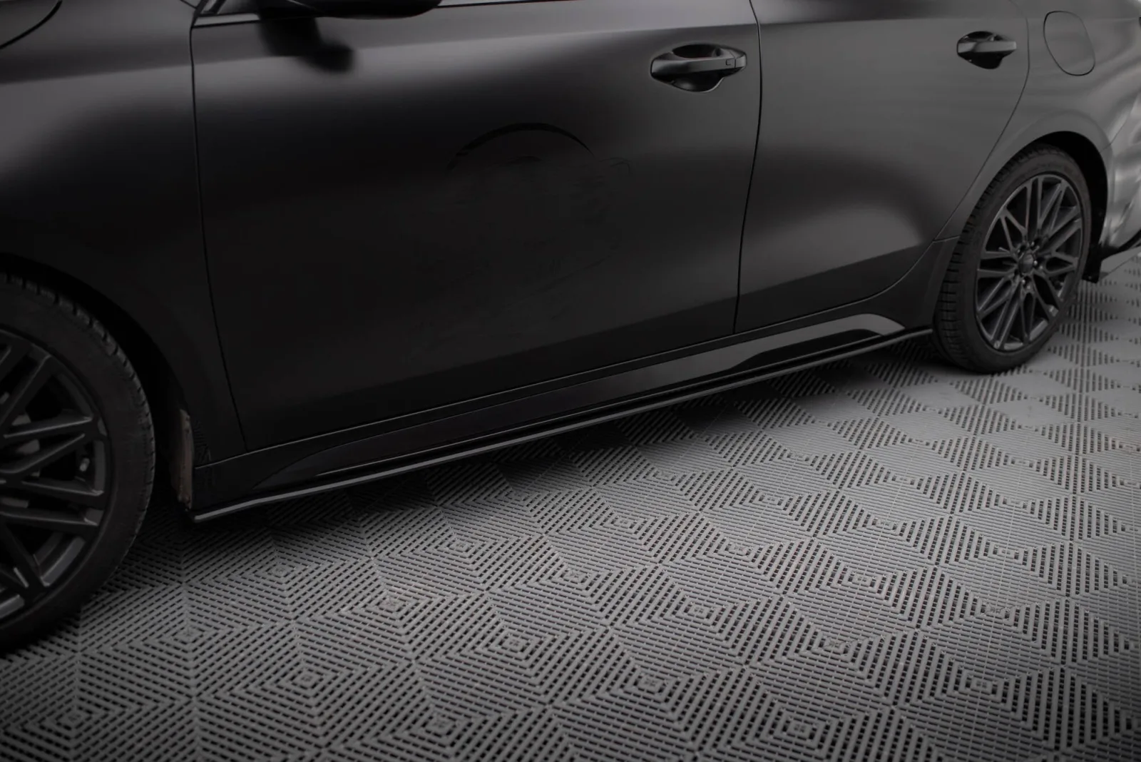 Side Skirts Diffusers Street Pro compatible with Kia Proceed GT / GT-Line Mk1 Facelift / Ceed GT Mk3 Facelift