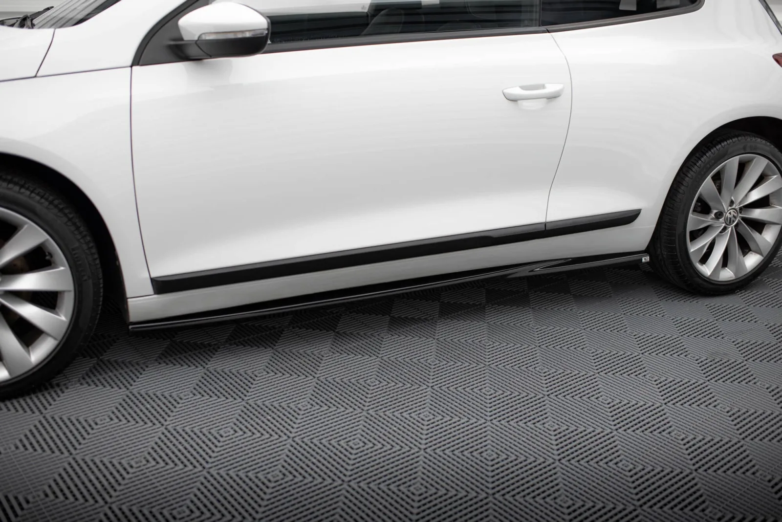 Side Skirts Diffusers compatible with Volkswagen Scirocco Mk3 Facelift