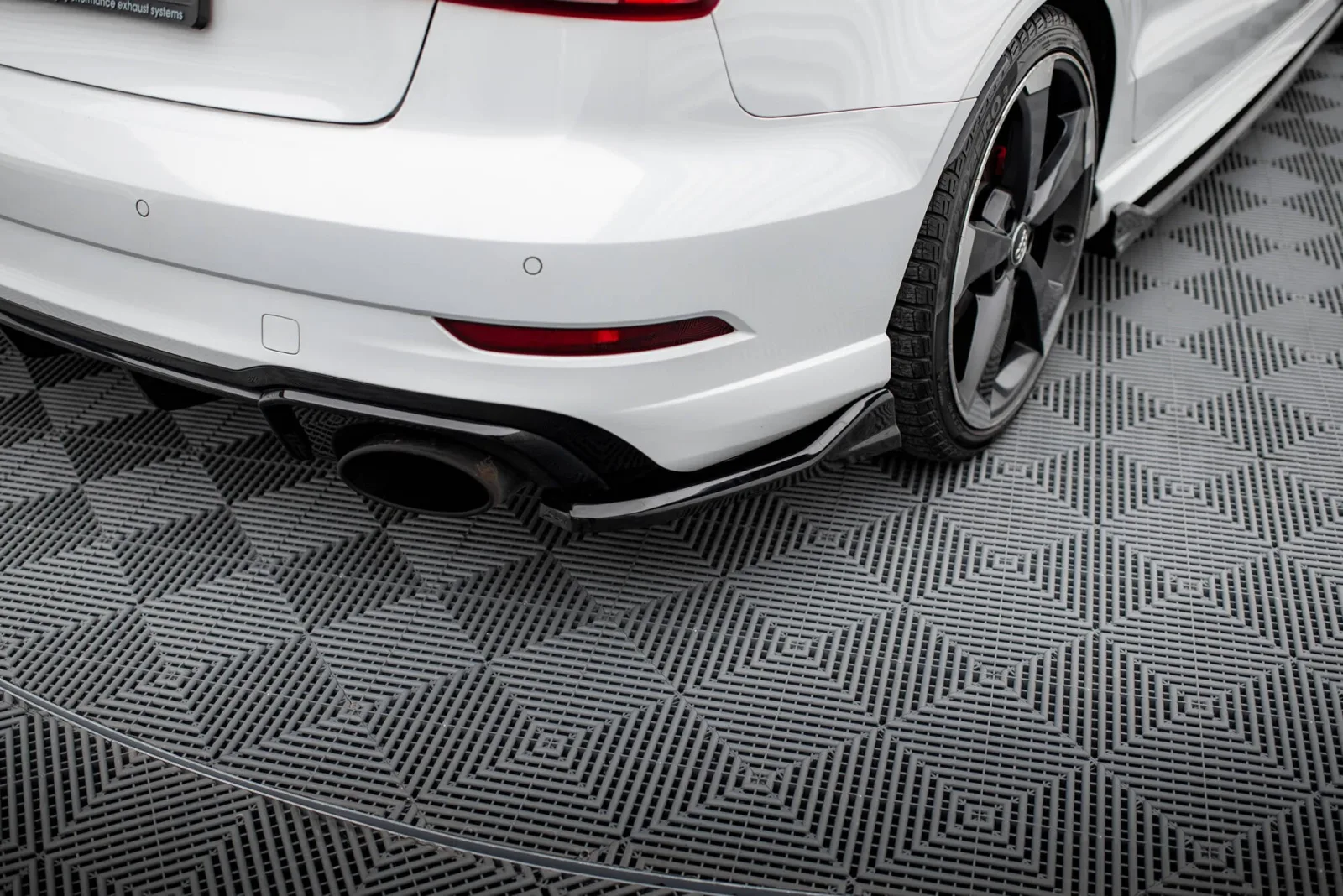 Rear Side Splitters V.3 compatible with Audi RS3 Sedan 8V Facelift