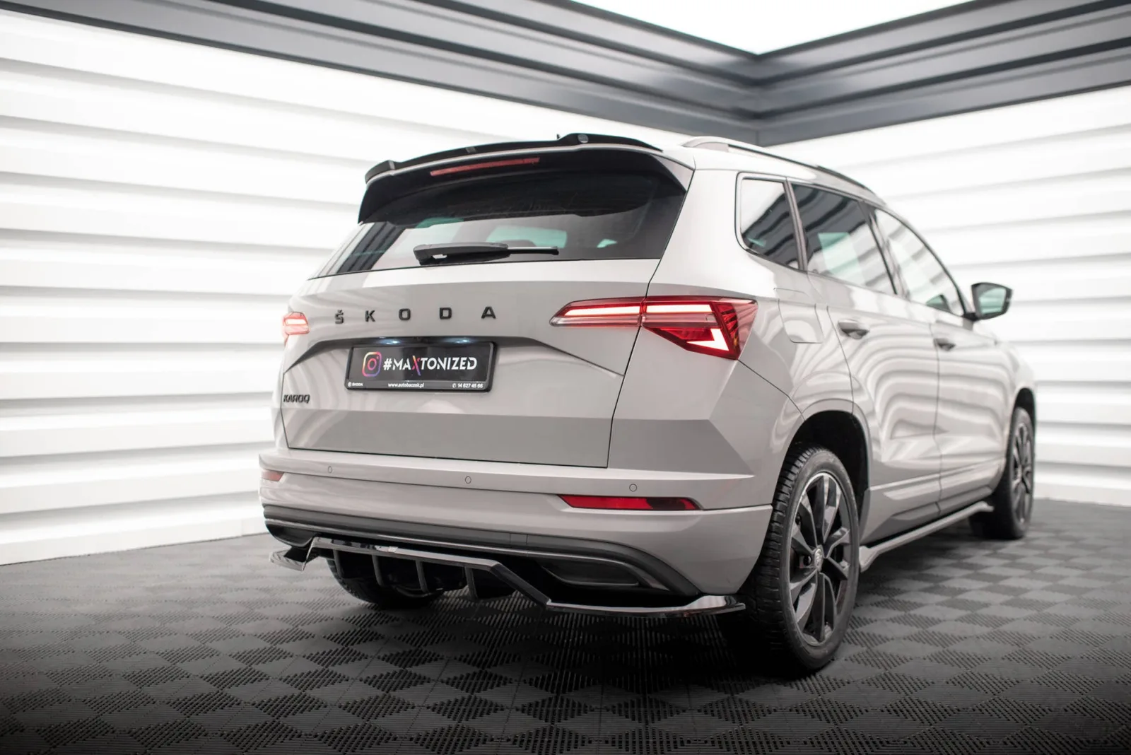 Rear Splitter (With Diffuser) compatible with Skoda Karoq Sportline Mk1 Facelift