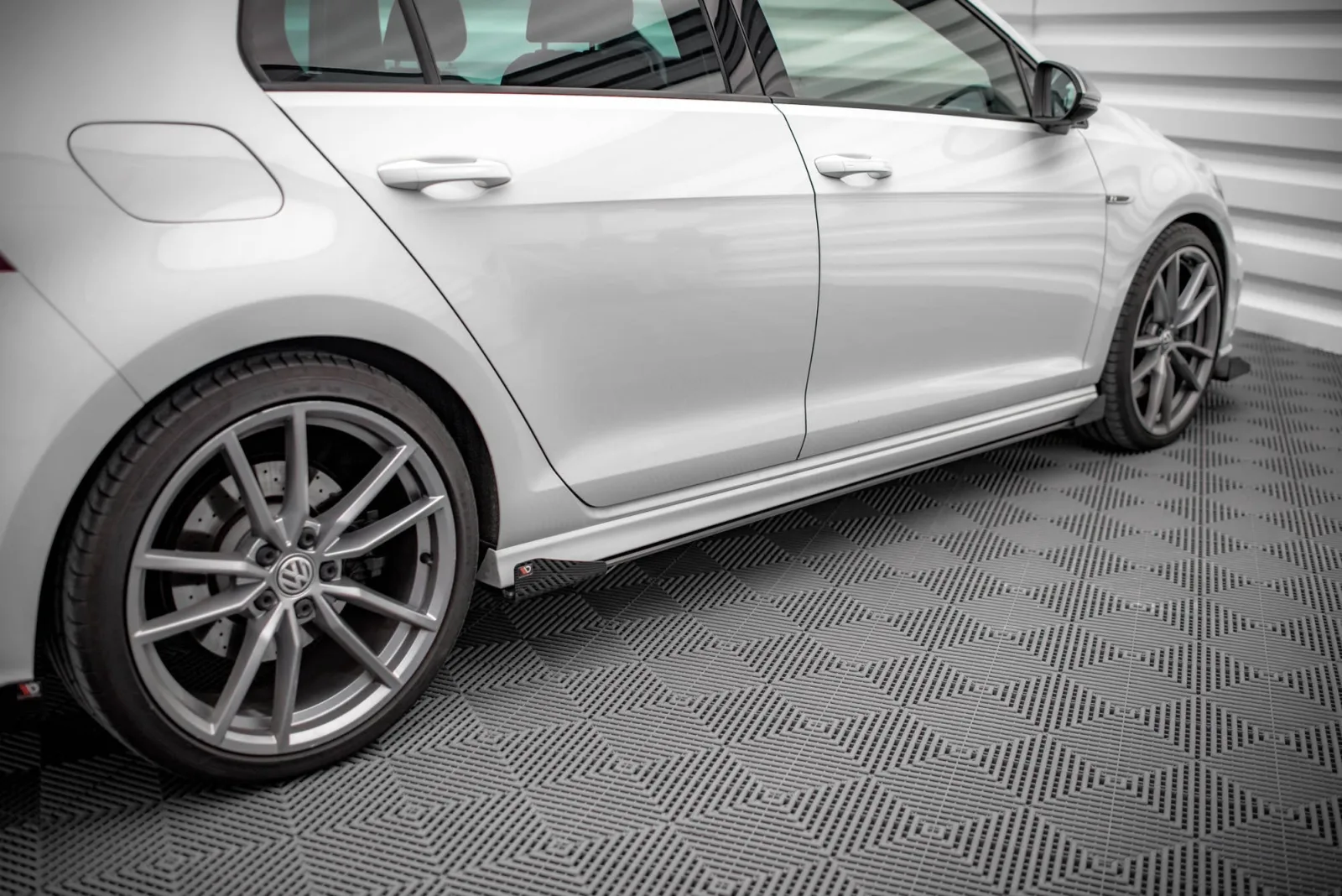 Side Skirts Diffusers Street Pro + Flaps compatible with Volkswagen Golf R Mk7