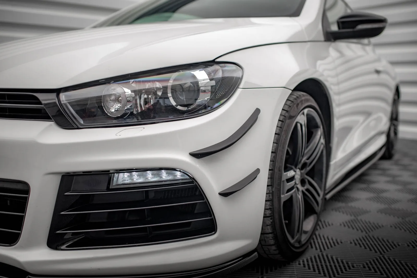 Canards compatible with Volkswagen Scirocco R Mk3