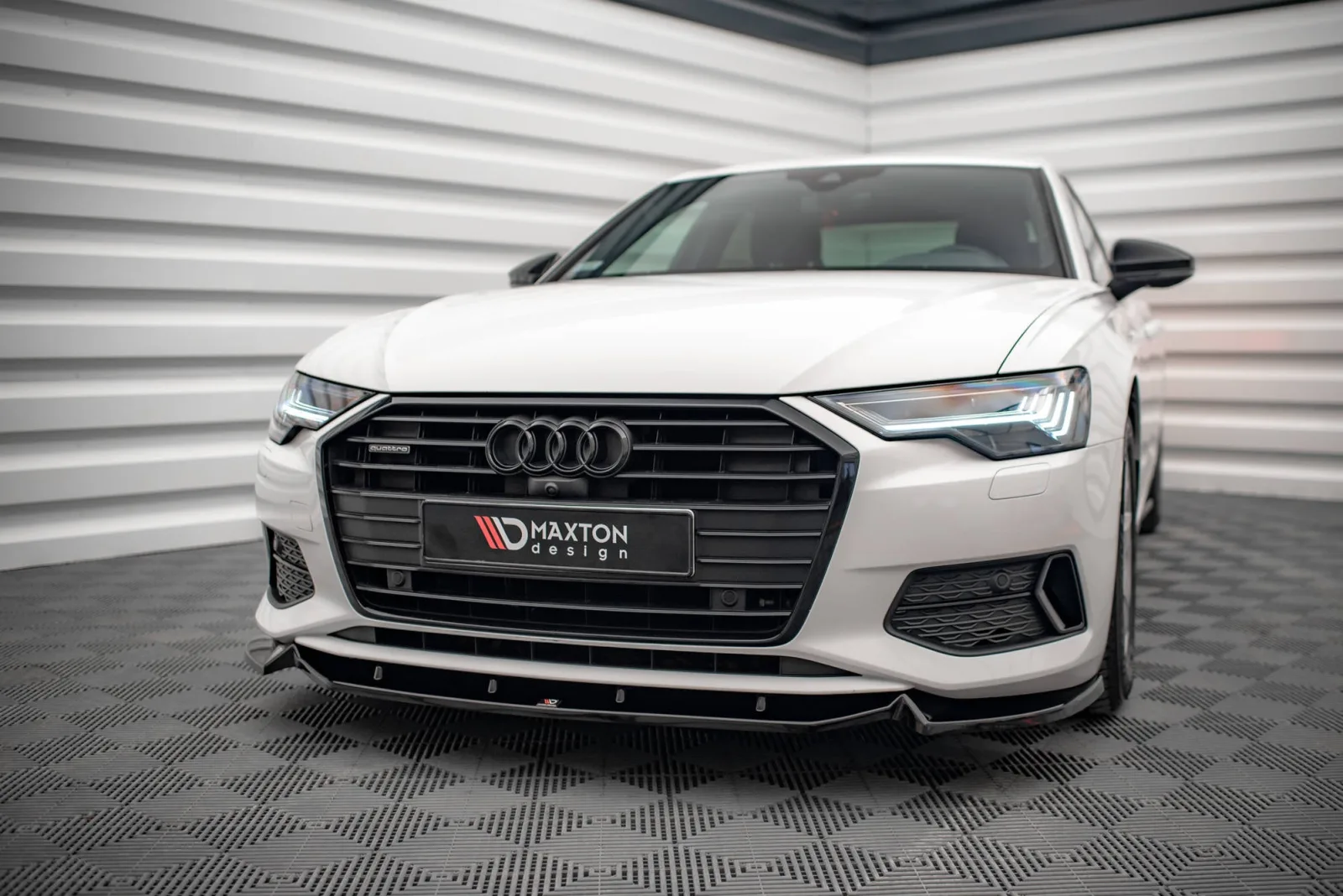 Front Splitter V.2 compatible with Audi A6 C8